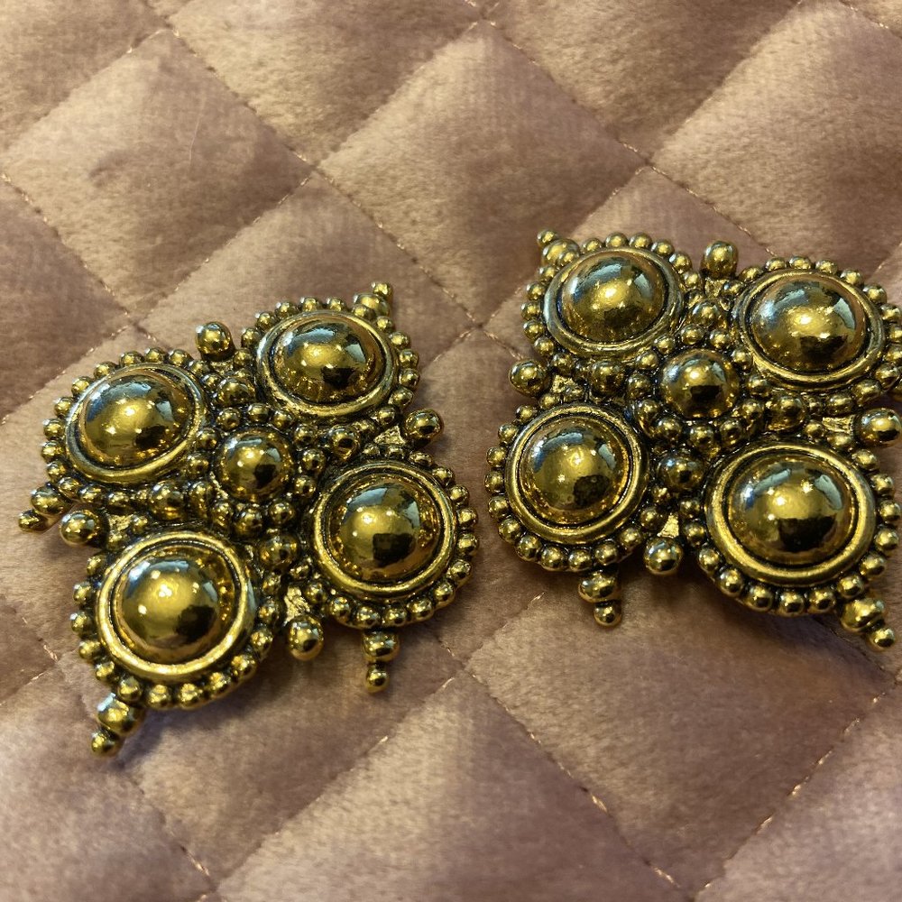 Avon Vintage Jose Barrera  Earrings